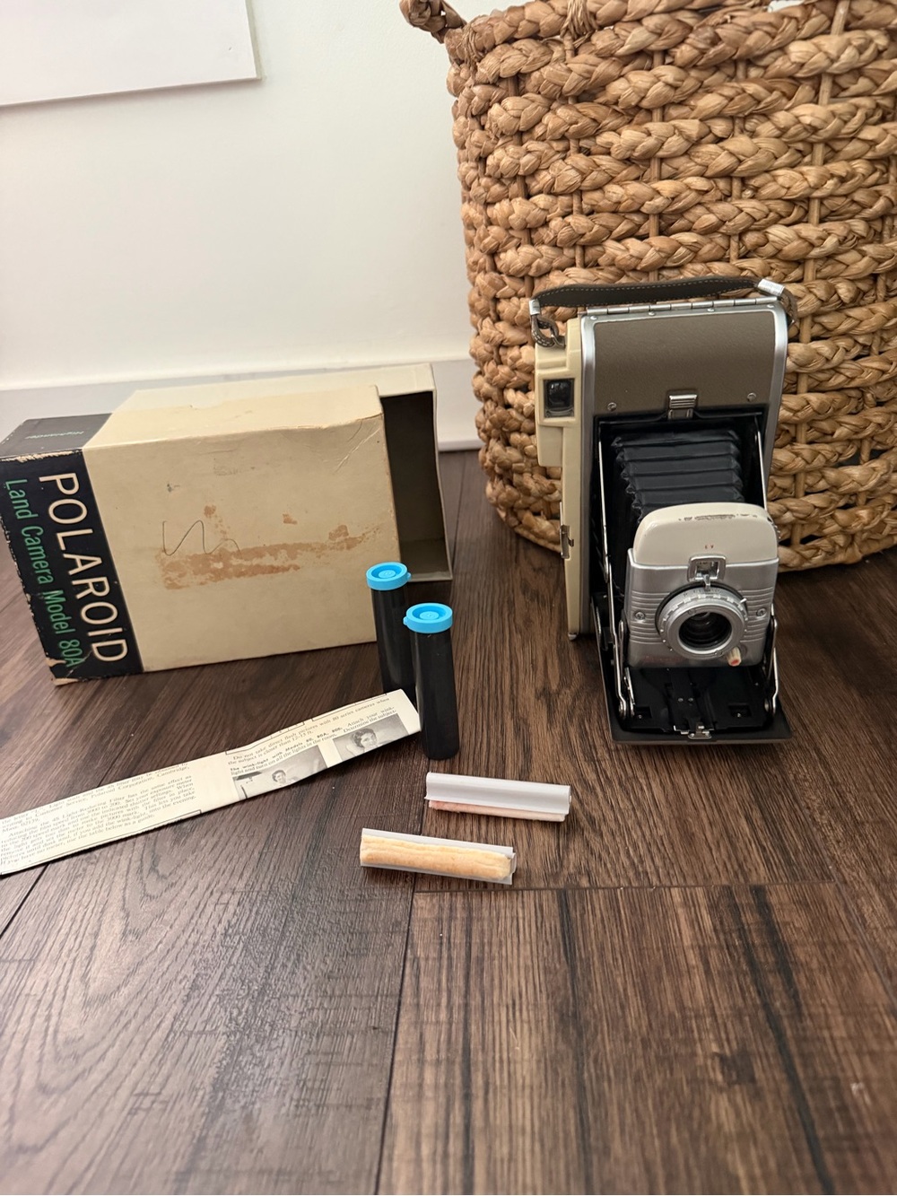 vintage Polaroid Land
Camera Model 80A